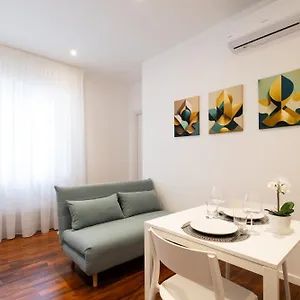 https://the-apulian-loft-via-celentano.barihotels.org